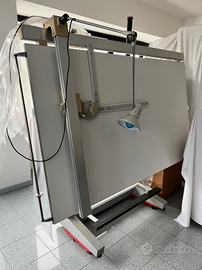 Tecnigrafo grande con piano inclinabile e luce