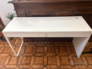 scrivania bianca micke ikea