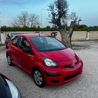 Toyota Aygo 1.0 12V VVT-i 5 porte Sol Connect soli