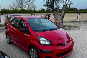 Toyota Aygo 1.0 12V VVT-i 5 porte Sol Connect soli