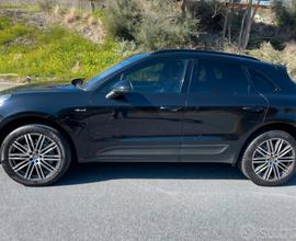 PORSCHE Macan - 2016
