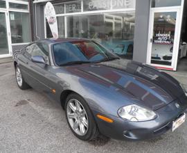 JAGUAR XK8 COUPE'