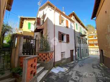 CASA SEMINDIPENDENTE A TORRIGLIA