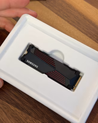 Samsung 990 PRO NVMe 2TB con dissipatore – NUOVO