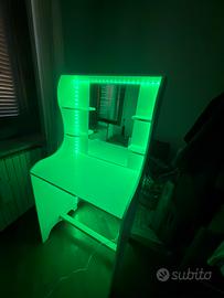Make up table
