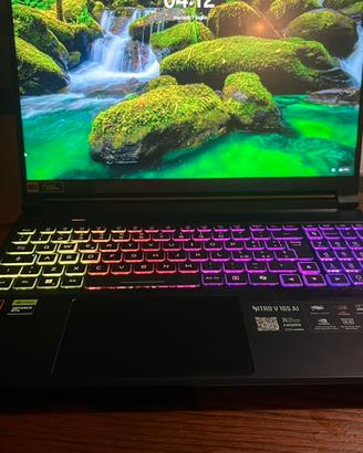 Laptop Gaming RTX 5060 Ryzen 7 32GB RAM