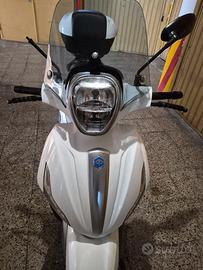 Piaggio Beverly 350 bianco