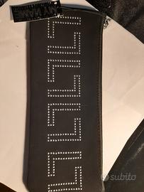 Bustina nera con iniziale nome - l -