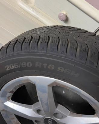 Cerchi Audi Q2 Gomme Inver 2023 Kumho 205 60 16