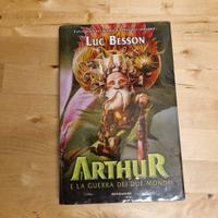 libro Arthur e la guerra dei due mondi