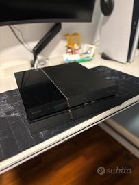 Ps4 usata - 2 Joystick - 6 giochi