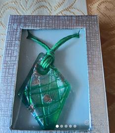 collana con ciondolo in vetro Murano