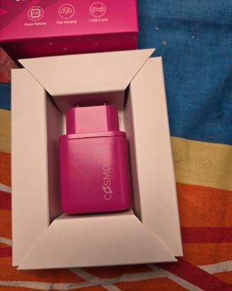 Caricabatterie da parete USB-C rosa Cosmo da 20 W.