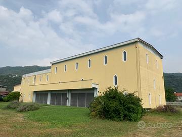 Capannone commerciale 2300mq