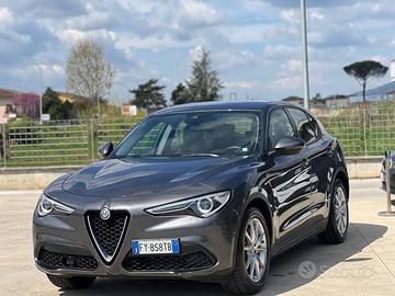 Alfa Romeo Stelvio 2.2 Turbodiesel 160 CV AT8 RWD 