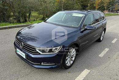 VOLKSWAGEN Passat Variant 2.0 TDI DSG Business Blu