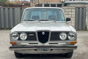 Lancia 2000 iniezione ( Flavia berlina )