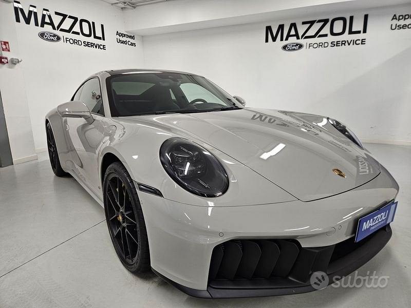 Porsche 911 (992)