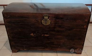 Baule forziere in legno massello