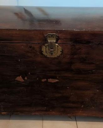 Baule forziere in legno massello