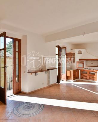 Appartamento a Asso Via G. Merzario 4 locali