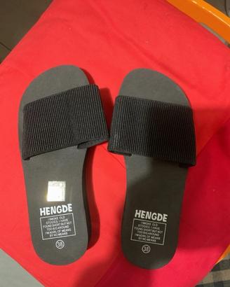 Ciabattina bassa elastica nera