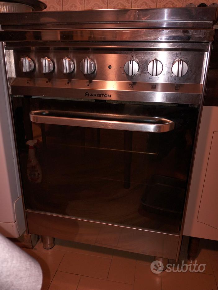 CUCINA PROFESSIONALE 5 FUOCHI CON FORNO ELETTRICO VENTILATO A CONVEZIONE  P.60