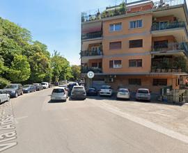 Stanza singola portuense con balcone