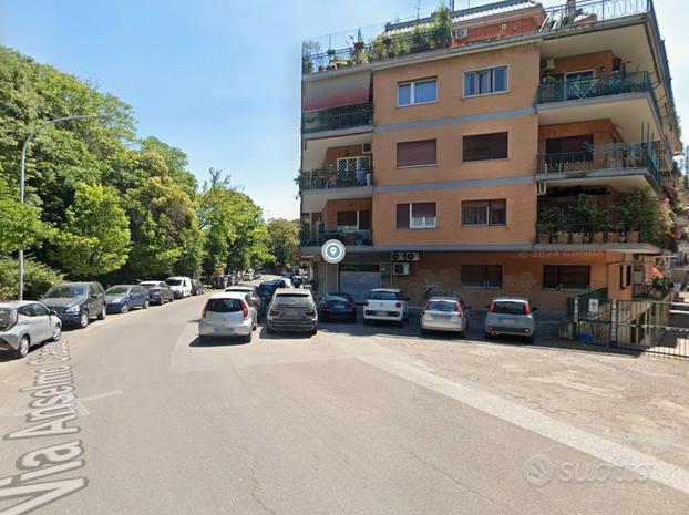 Stanza singola portuense con balcone