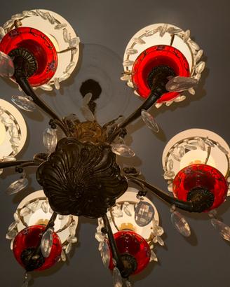 Lampadario vintage a 6 luci con lanternine opalini
