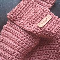 BORSA UNCINETTO CON MANICI CHE SI INCROCIANO