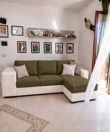 Divano letto con chaise longue e cassettone 