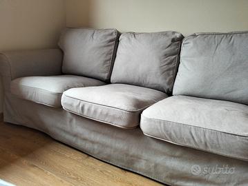 divano tre posti 