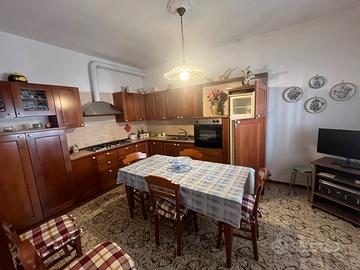 CAVARZERE: 113A: Appartamento al primo piano