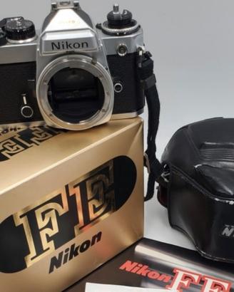 Nikon FE Solo Corpo - Kit Collezione con Scatola