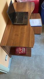 Scrivania in legno