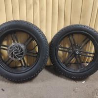 COPPIA CERCHI IN LEGA CON MOTORE 750 WATT 48 V
