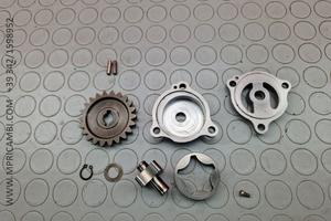 POMPA OLIO SUZUKI DR 600 R 1987 1988 DAKAR 1986 19