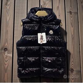Smanicato moncler nero taglia m con ricevuta