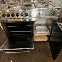 Cucina a gas con forno elettrico