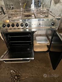 Cucina a gas con forno elettrico