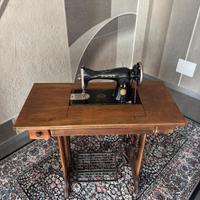 SINGER 15M88 restaurata, funzionante + libretto 