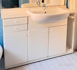 Mobile bagno, lavandino e miscelatore