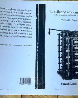Libro universitario - Lo sviluppo economico