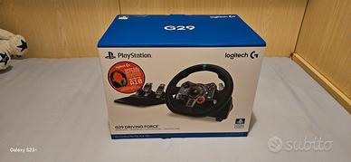 logitech g29 + cuffie incluse mai usato. garanzia 