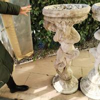 Statua in cemento bianco
