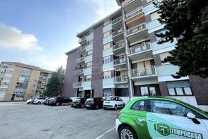 AMPIO TRILOCALE CON VISTA!