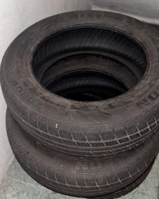 Gomme auto 165/05R14 79T