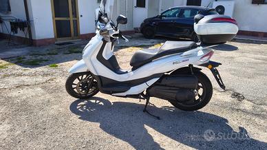 SCOOTER - Sym HD300 anno 2022