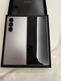 SAMSUNG GALAXY Z FOLD 6 , 256 GB Di MEMORIA